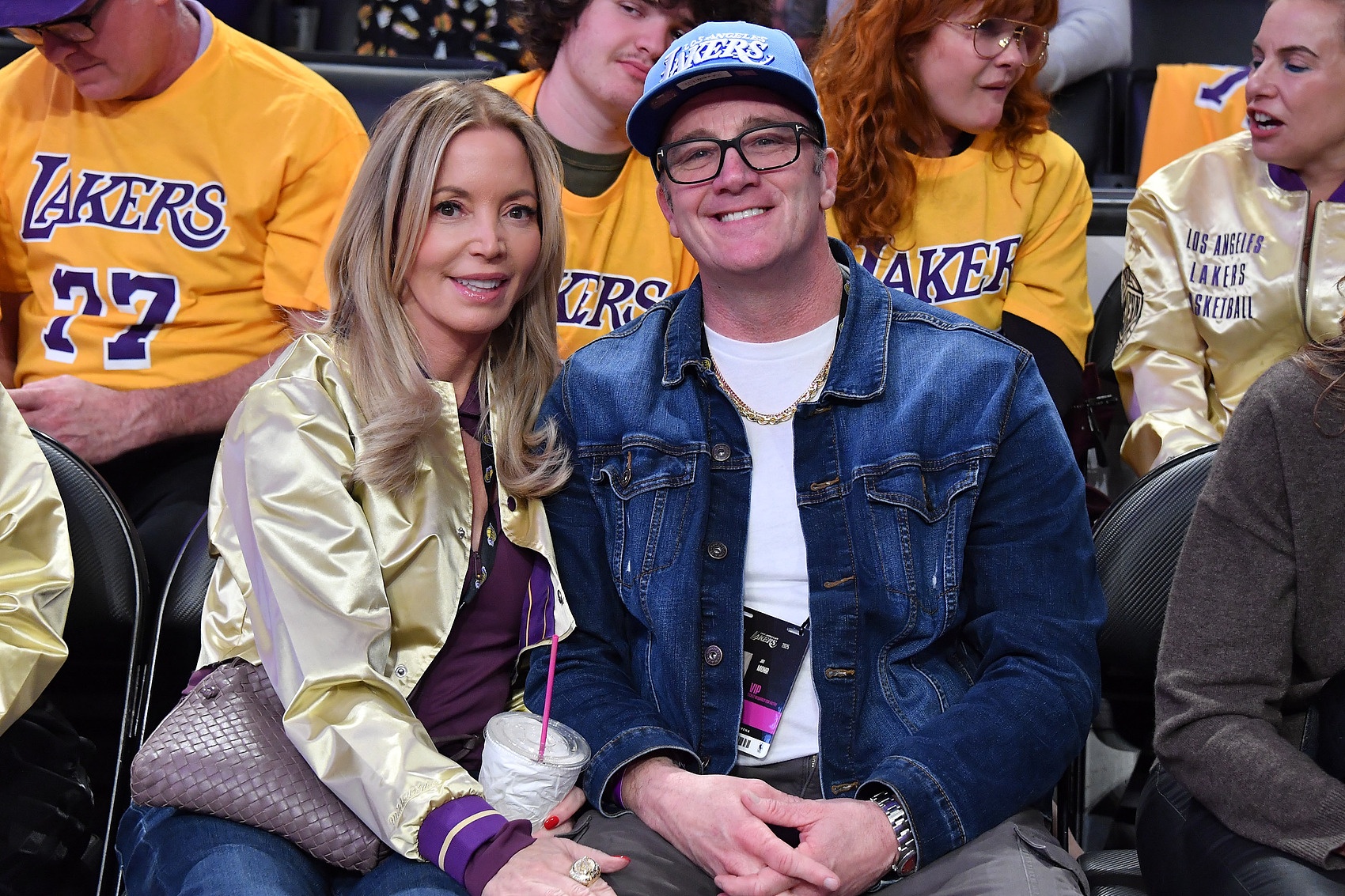 世界杯客户端下载说明-皮尔斯:珍妮通过詹姆斯得到一个总冠军和100亿 他们得到了一切